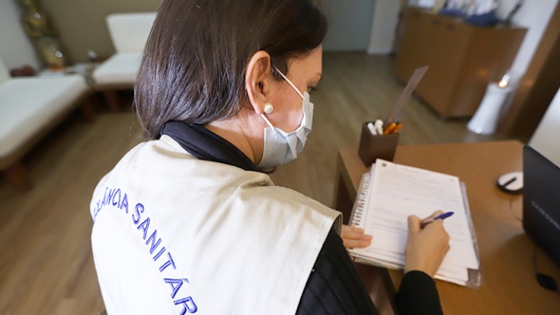 Vigilância inspeciona 24 estabelecimentos e autua uma escola em Campinas 1