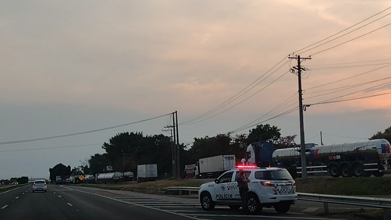 Caminhoneiros protestam em rodovias de ao menos 15 estados, diz ministério 1