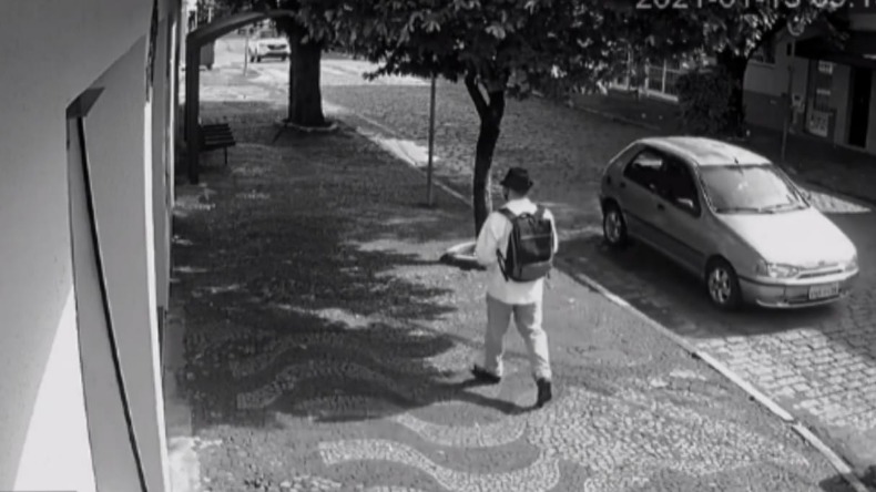 Polícia identifica autor de 4 roubos a comércios de Sousas 1