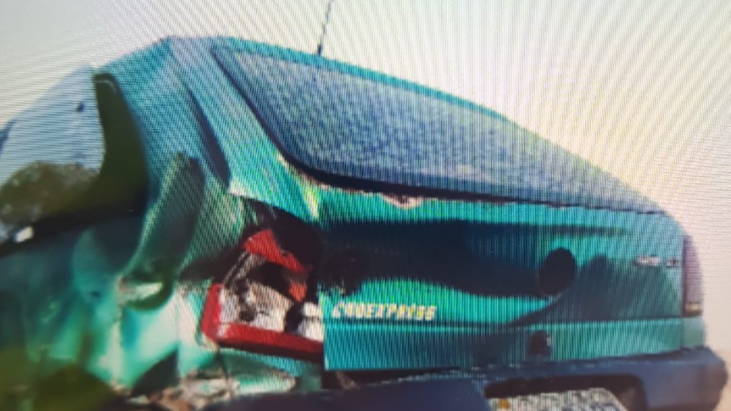 Caminhão atinge carro de passeio em Campinas 1