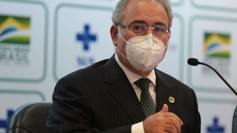 Pessoas com mais de 18 anos serão vacinadas até dezembro 1