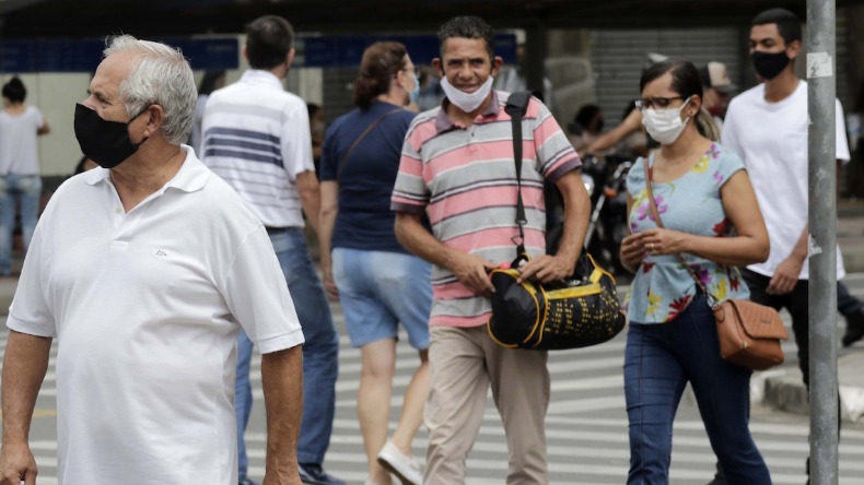 Estudo indica uso de duas máscaras para aumentar eficácia contra coronavírus 1