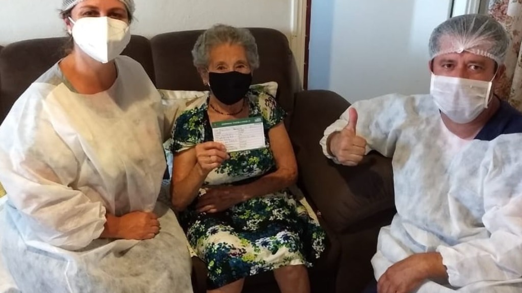 Pedreira antecipa vacinação de idosos a partir de 90 anos 1