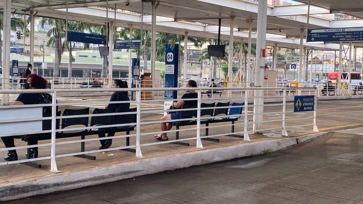 Sem ônibus: Moradores da região são pegos de surpresa com greve 2