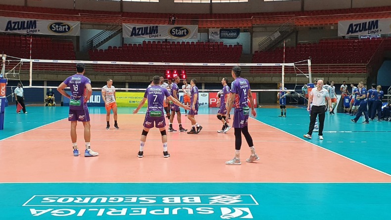 Vôlei Renata vence de novo e está na semifinal da Superliga 1