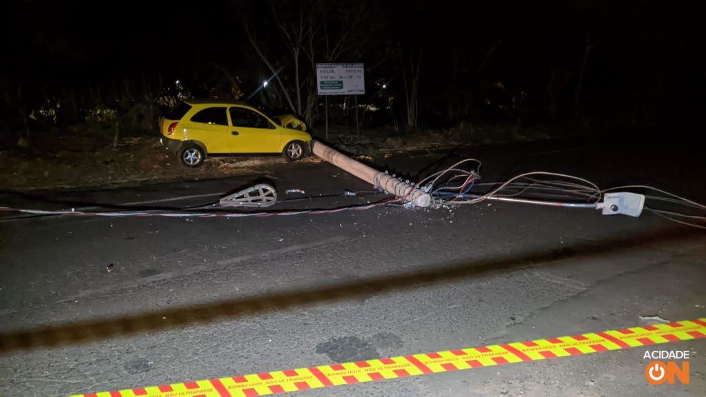 Acidente aconteceu na noite desta quinta-feira (09) na Vila do Servidor (Foto: Colaboração)