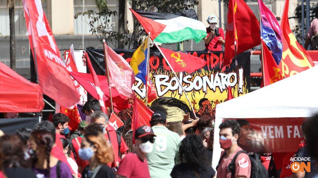 Manifestantes fazem protesto contra o governo Bolsonaro em Campinas. (Foto: Luciano Claudino/Código 19)