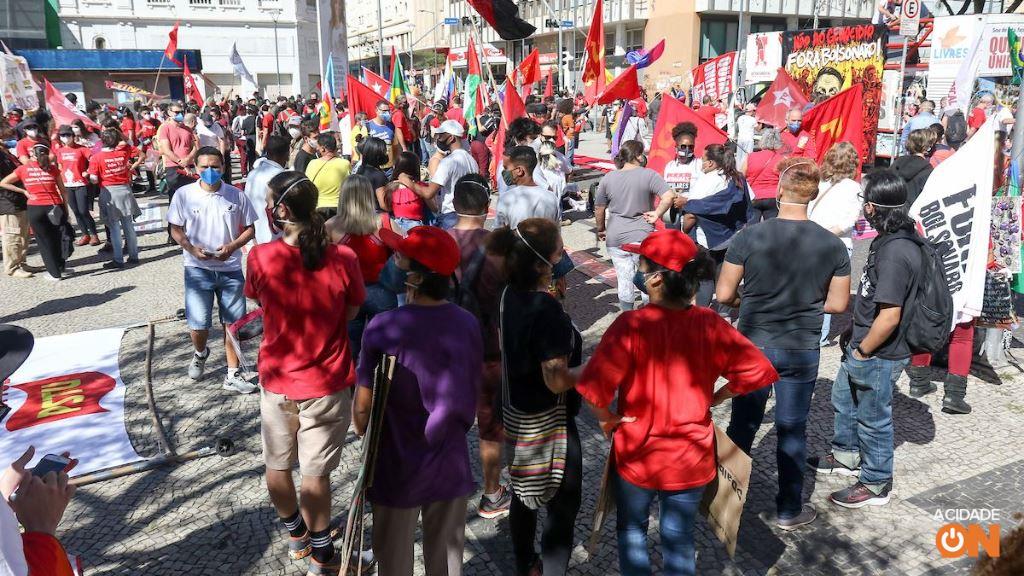 Manifestantes fazem protesto contra o governo Bolsonaro em Campinas. (Foto: Luciano Claudino/Código 19)