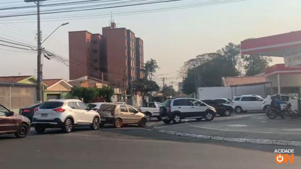 Com medo de desabastecimento, postos de combustíveis registram fila de veículos 6 5ccdcc3f 913d 464b b8f2 460a568bb528