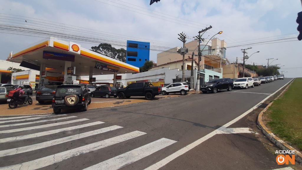 Com medo de desabastecimento, postos de combustíveis registram fila de veículos 8 9f76fb72 fecb 41bf a2f9 acf093017233